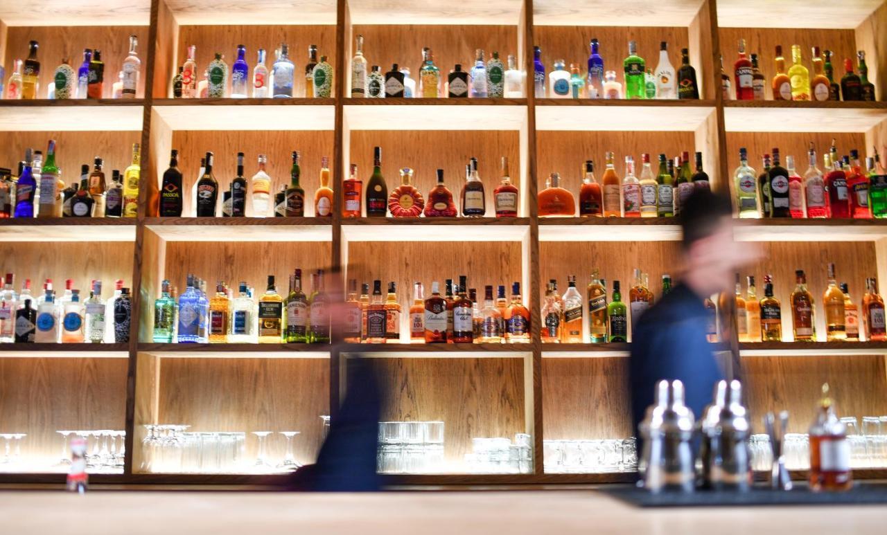 Gudauri Lodge Dış mekan fotoğraf A bar in London